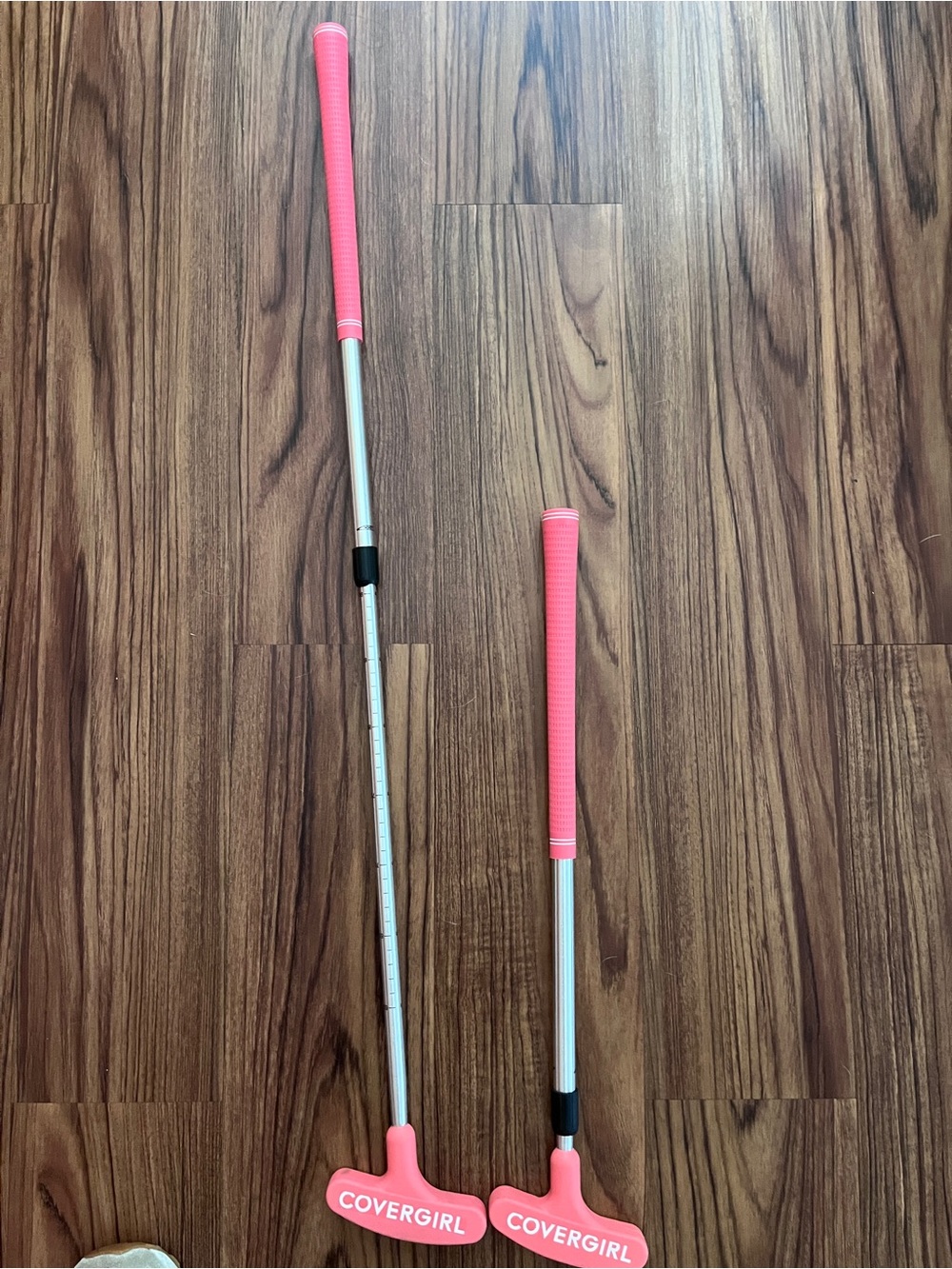 COVERGIRL Pink Putting Putter